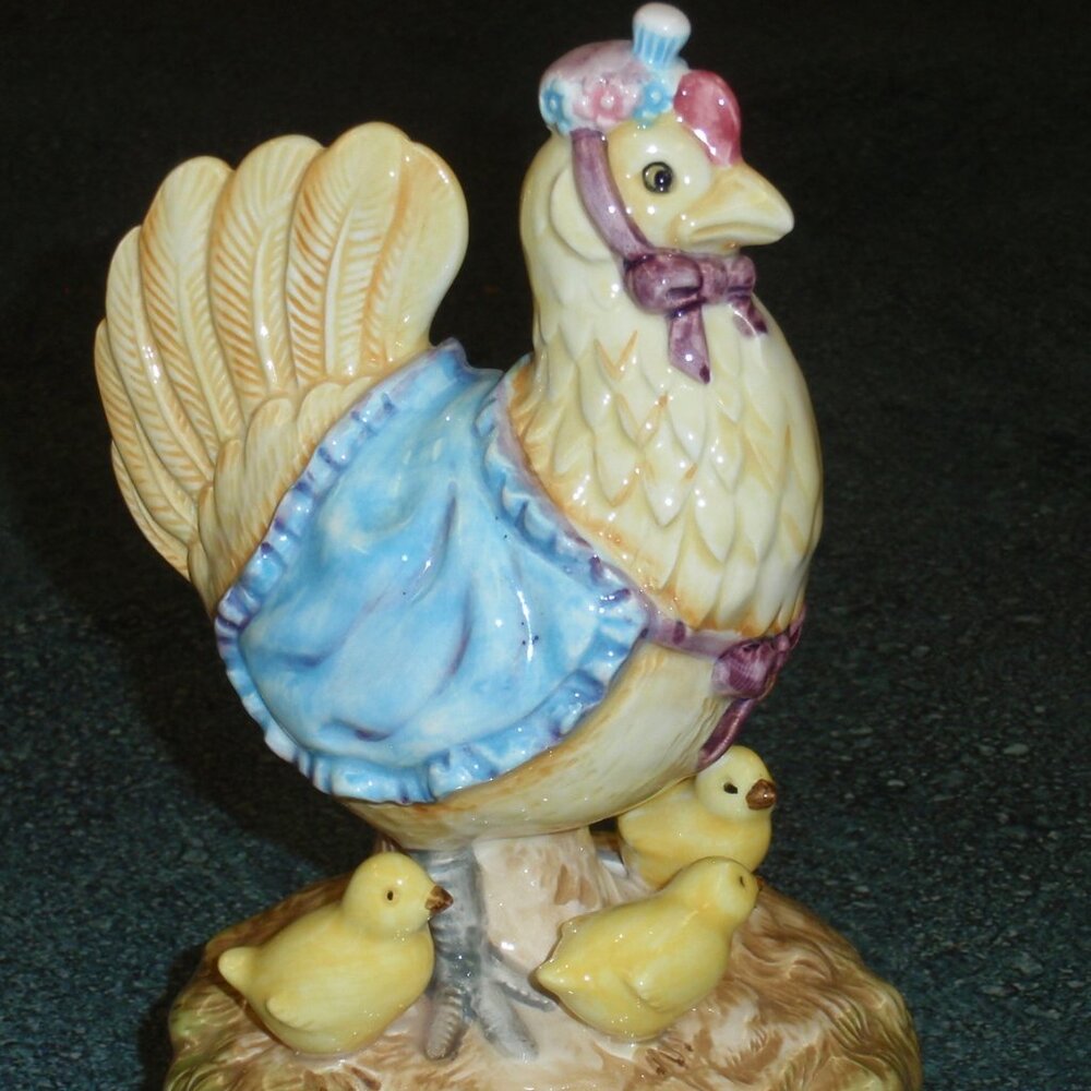 Beatrix Potter Roating Music Box "Sally Henny Penny" Chicken Christmas Gift!